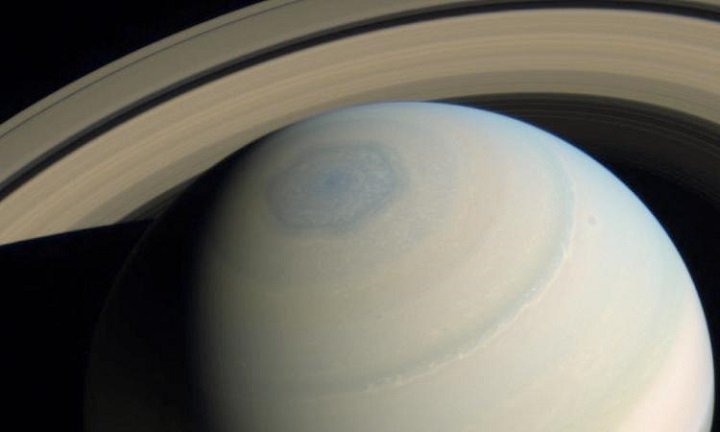 Saturn clouds